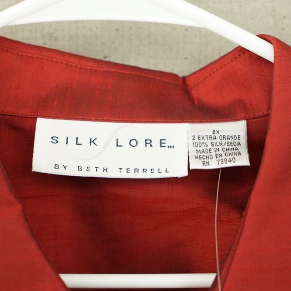 NWT 100% Silk Lore Beth Terrell Maroon Gold Trim Long Sleeve 2x Blouse Jacket - Picture 5 of 8